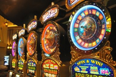 Spadegaming live blackjack table interface on 222toto mobile app showing dealer cards, player hand, and action buttons